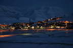 Longyearbyen in der Dämmerung der Polarnacht