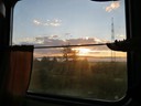 Blick aus der Transsibirischen Eisenbahn, Morgendämmerung über Irkutsk, Sibirien, Russland