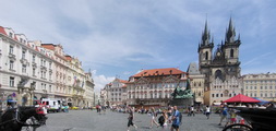 Prag Old Town Square mit der Kirche der Mutter Gottes auf dem Tyn