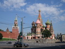 Basilius-Kathedrale und Erlöserturm beim Roten Platz in Moskau