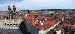 Prag Old Town Square mit der Kirche der Mutter Gottes auf dem Tyn