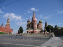 Basilius-Kathedrale und Erlöserturm beim Roten Platz in Moskau
